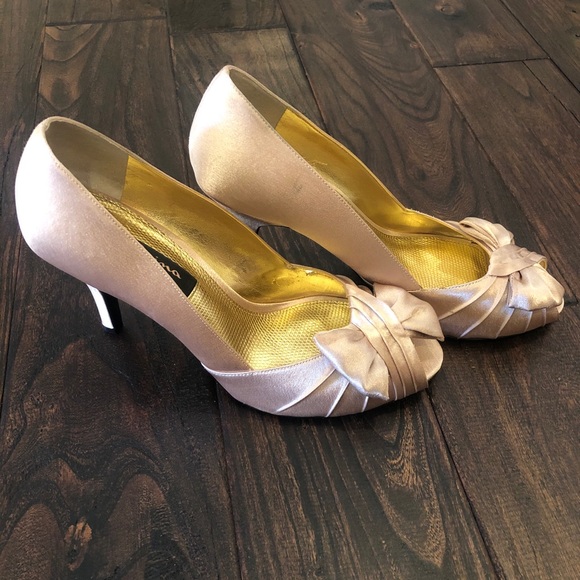 Nina Gold Peep Toe Heels Size 9.5 - Picture 4 of 9